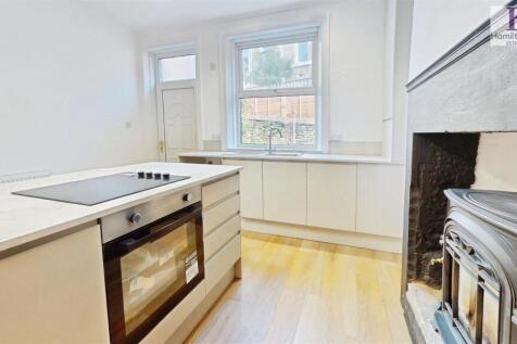 fb3872bd-12-Martin-Street-04252025_170826.jpg
