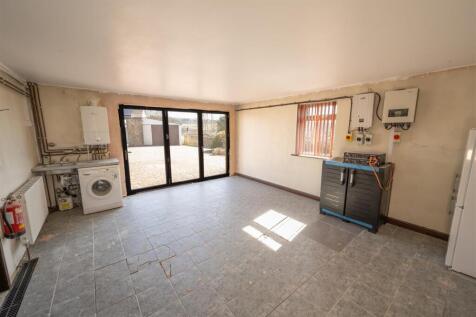 2_Kitchen_DiningRoom_resize.jpg