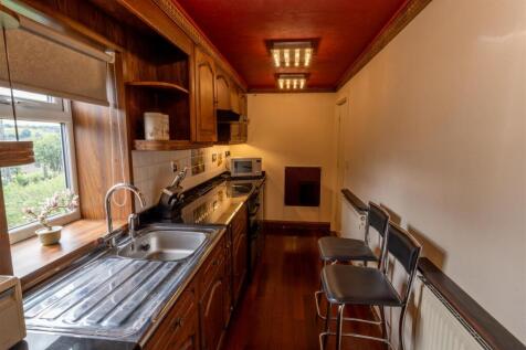 6_Kitchen.jpg