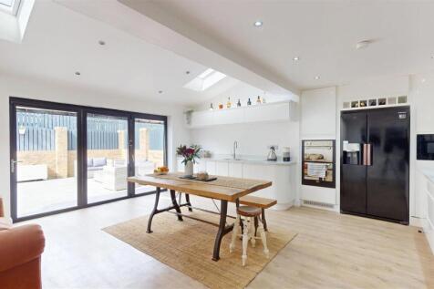 6-Asquith-Mews-04292025_134905.jpg