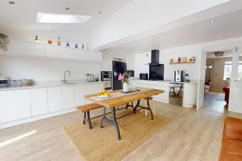 6-Asquith-Mews-04292025_134650.jpg