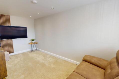 6-Asquith-Mews-04292025_135108.jpg