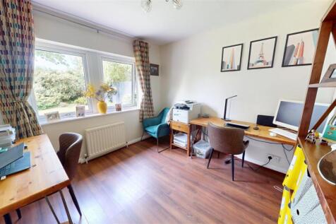 Bedroom / Home Office