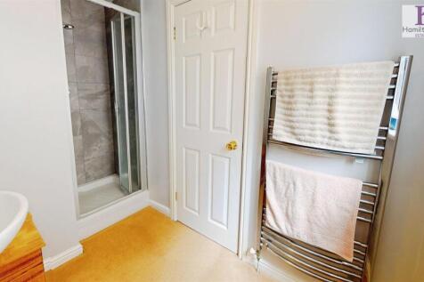 e8a2d913-44-Upper-Hall-View-06202025_165415.jpg