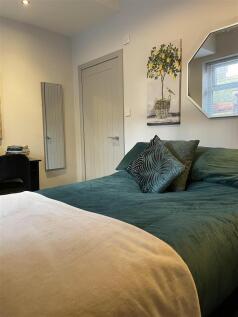 Room2Hollins1.jpg