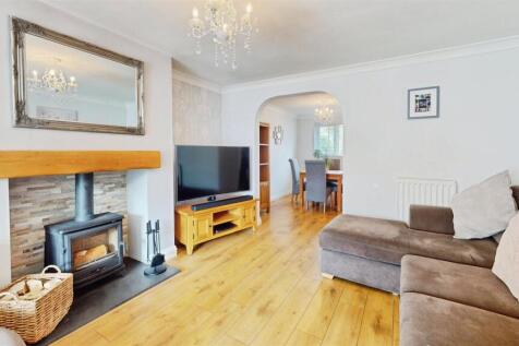 0ddeefb2-23-Highcliffe-Court-07212025_124350.jpg