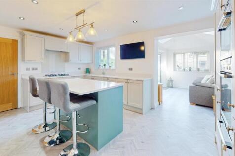 f5cac501-23-Highcliffe-Court-07212025_124240.jpg