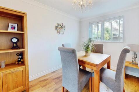 45bc622b-23-Highcliffe-Court-07212025_125458.jpg