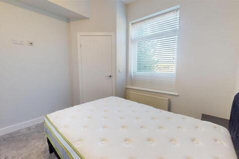 70 Hollins Room 2.jpg