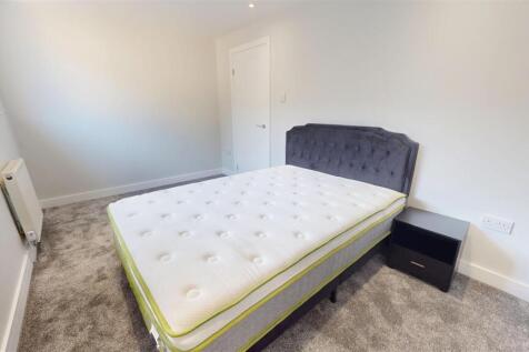 70 Hollins Room 5 1.jpg