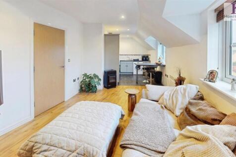 OPEN PLAN LOUNGE/KITCHEN