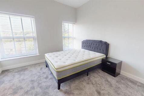 70 Hollins Room 4 1.jpg