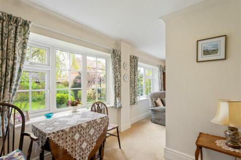 Corner_Cottage_84.jpg
