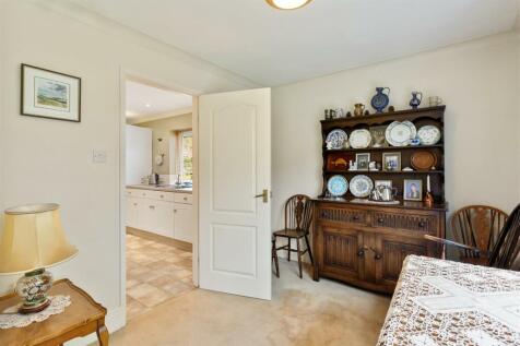 Corner_Cottage_75.jpg