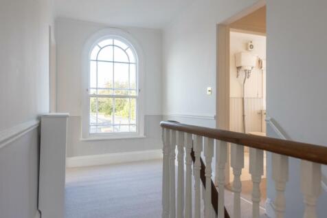 Carlbury House Landing-1.jpg
