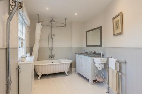 Carlbury House Bathroom-1.jpg