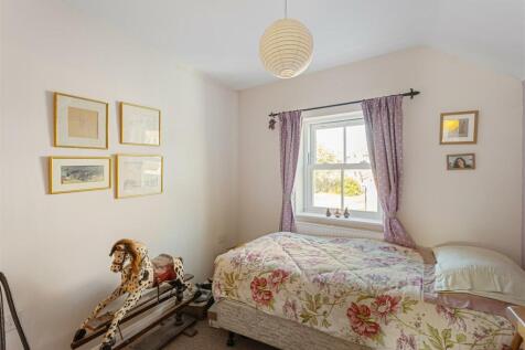 3_Cowling_Court_13.jpg