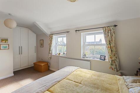 3_Cowling_Court_19.jpg