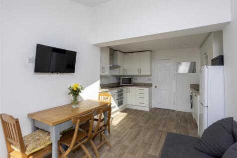 7_Horner_Avenue_14.jpg