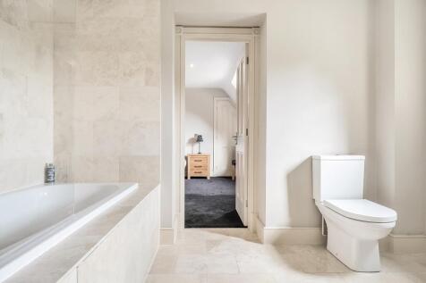 Jack and Jill Bathroom Bedrooms 4 and 5