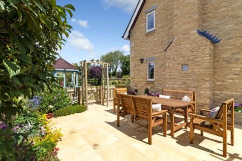 Outdoor Dining Area