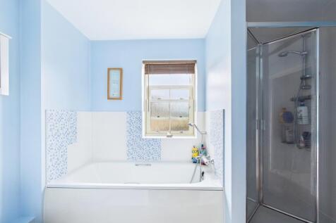 CAM01338G0-PR0145-STILL012