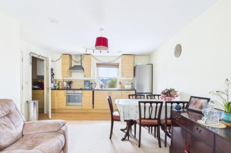 CAM01338G0-PR0145-STILL008