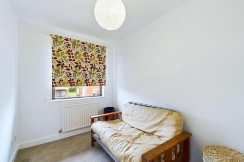 CAM01909G0-PR0168-STILL004