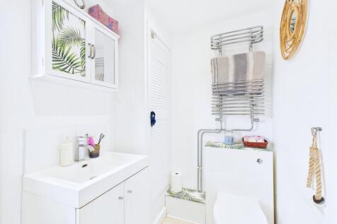 Flat A - Bathroom 2