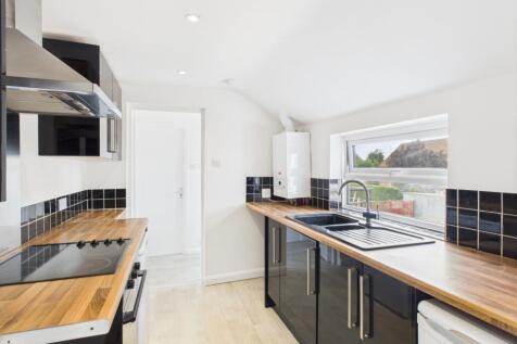 Flat B - Kitchen 3