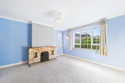 CAM01909G0-PR0427-STILL029