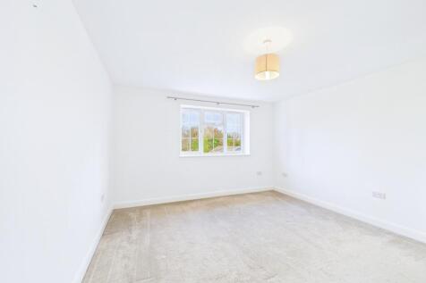 CAM01909G0-PR0427-STILL046