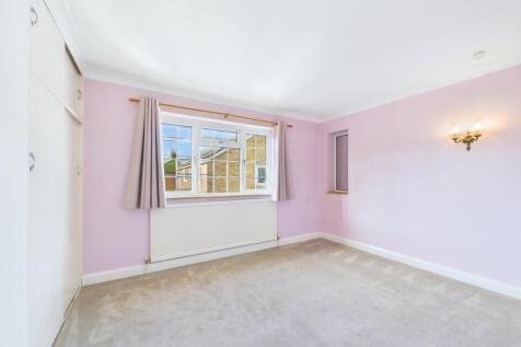 CAM01909G0-PR0427-STILL042