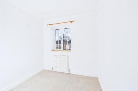 CAM01909G0-PR0427-STILL035