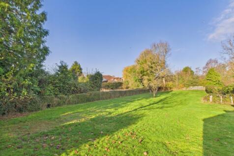 CAM01909G0-PR0427-STILL013