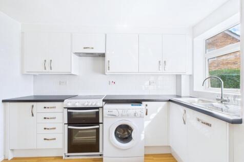 CAM01909G0-PR0398-STILL019