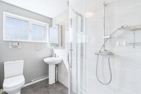 CAM01909G0-PR0398-STILL015