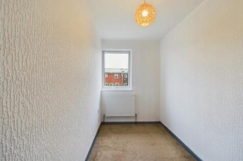 CAM01909G0-PR0281-STILL012