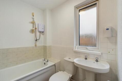 CAM01909G0-PR0281-STILL014