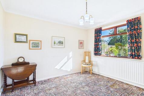 CAM01909G0-PR0404-STILL014