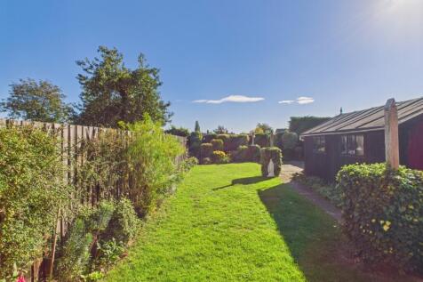 CAM01909G0-PR0404-STILL007