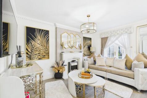 CAM01909G0-PR0296-STILL004