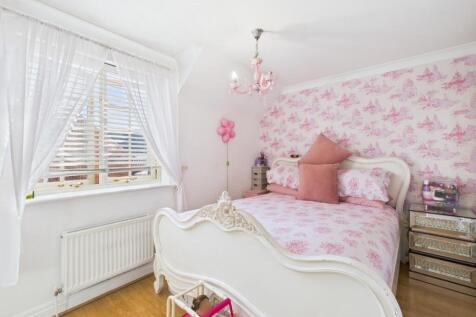 CAM01909G0-PR0296-STILL001