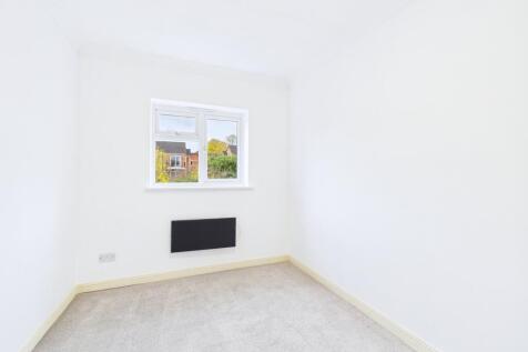 CAM01909G0-PR0413-STILL015