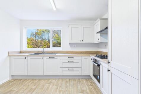 CAM01909G0-PR0428-STILL011