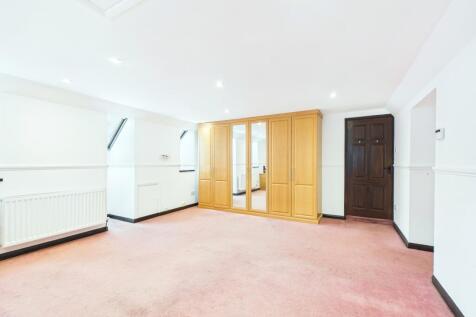 CAM01909G0-PR0441-STILL056