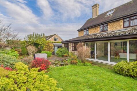 CAM01909G0-PR0441-STILL011