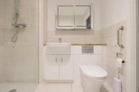 Shower Room 1.jpg