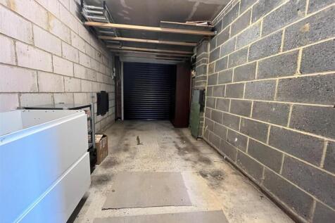 GARAGE.jpg