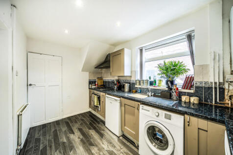 1361616-9-68de9da...